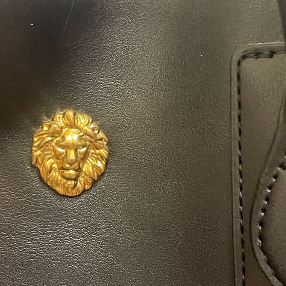 Anne Klein gorgeous new condition long shape bag with Gold-Tone Hardware - Picture 4 of 13